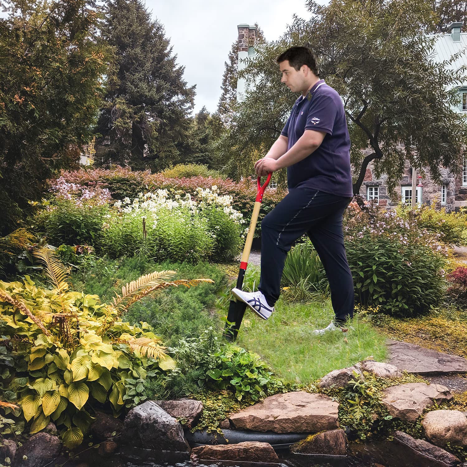 VNIMTI Spade Shovel D-grip handle offers strong leverage