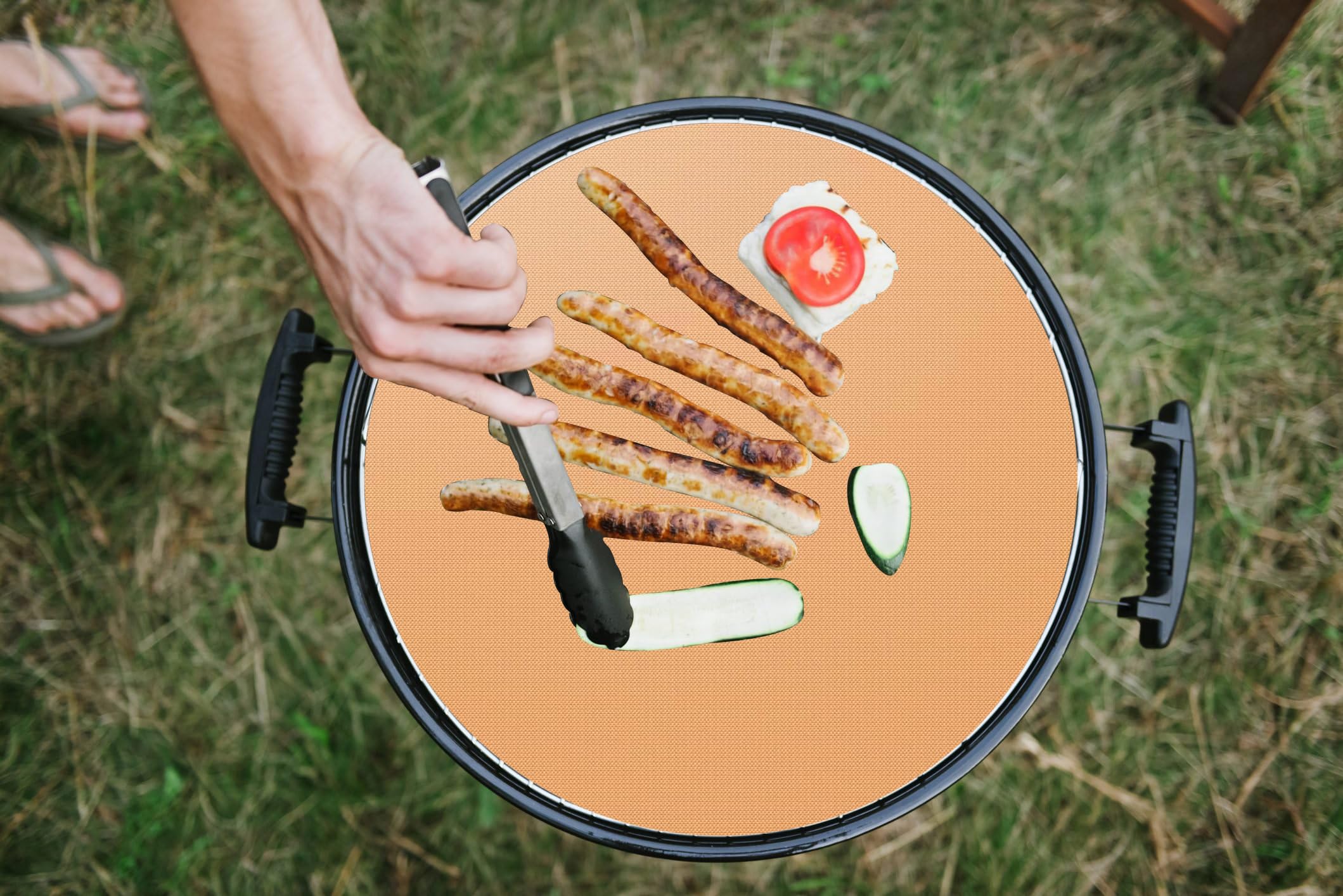 VOIRBLEU BBQ Grill Mat Roll withstands heat while protecting grill surfaces up to 500F.