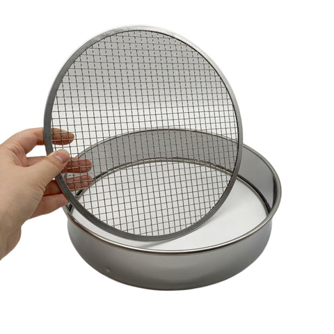 Vonoso versatile sifter for soil, rock, and sand projects.