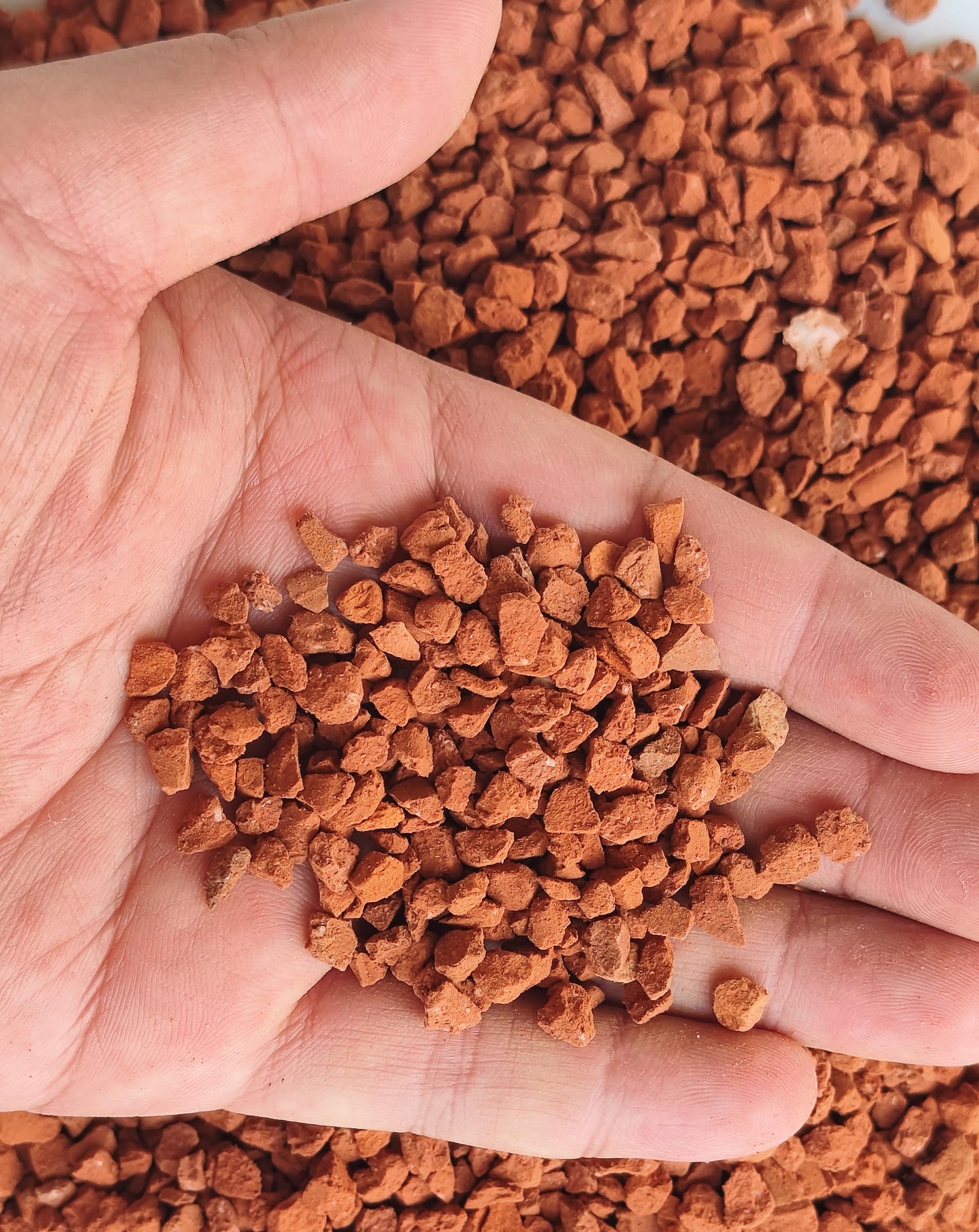 Voulosimi calcined clay soil additive for bonsai, improving drainage and moisture retention.