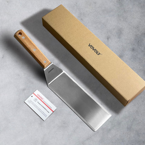 Vovoly full-tang wooden handle up-close.