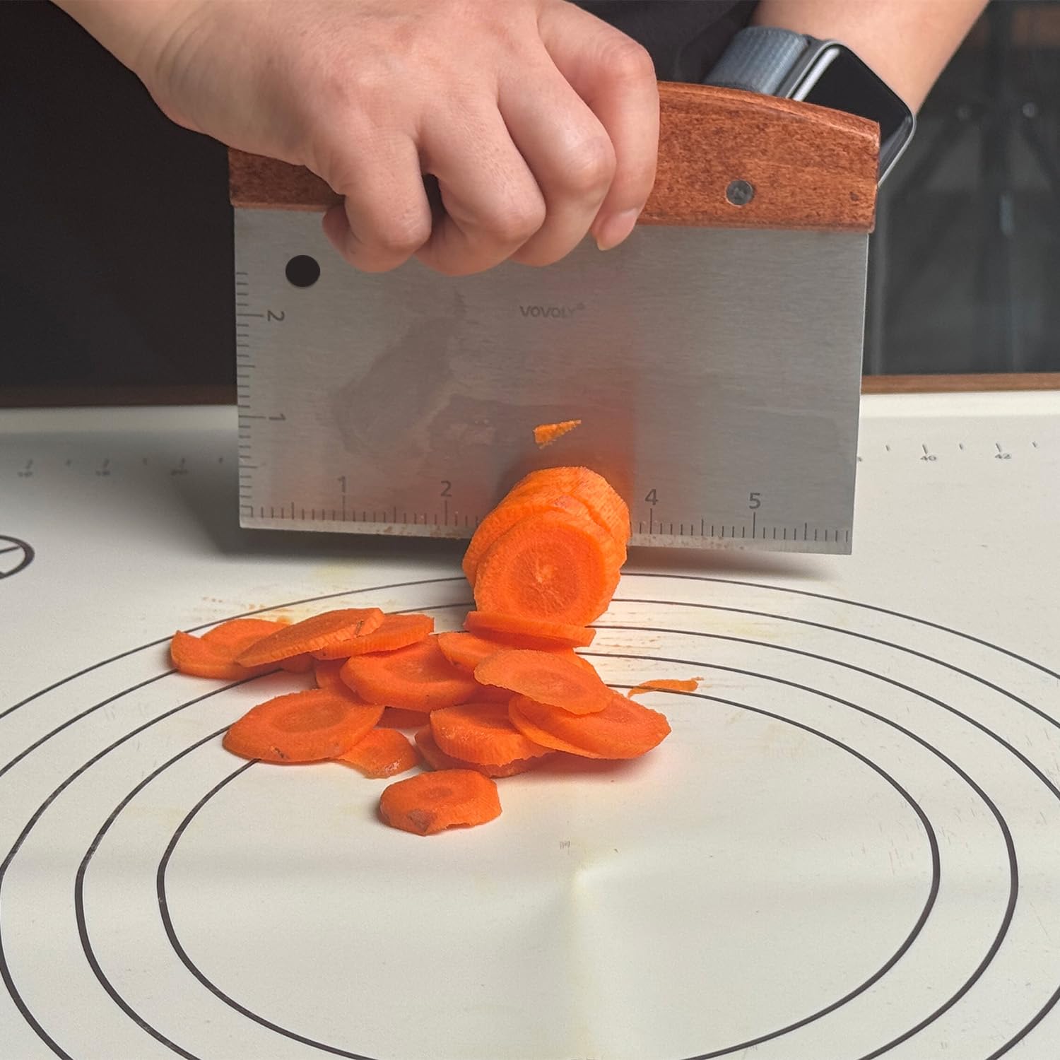 Vovoly scraper presented as a practical gift for home chefs