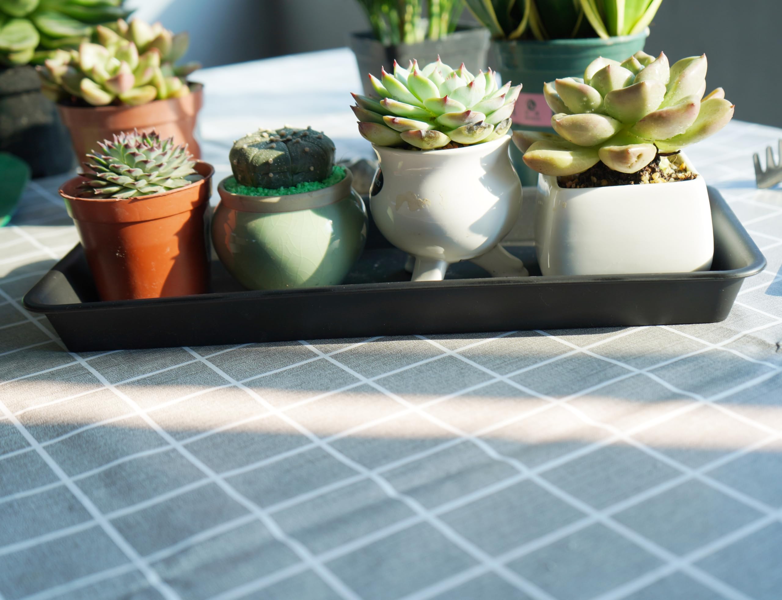 VUWEZ outdoor indoor tray blends with decor while catching drips.