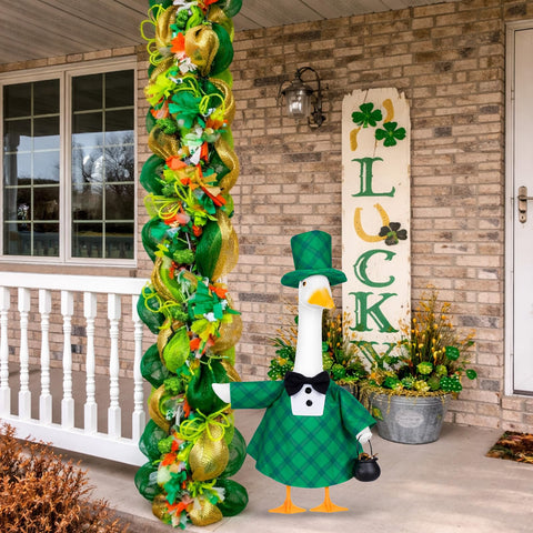Vzuito weather-resistant fabrics ensure durable outdoor St. Patrick’s Day display.