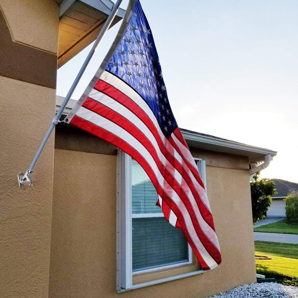 WAENLIR wall, roof, yard installation flag bracket suitable for varied outdoor spaces.