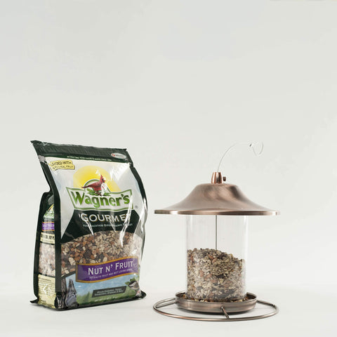 Beak-friendly nutrition from Wagner's gourmet mix fuels small and large songbirds.