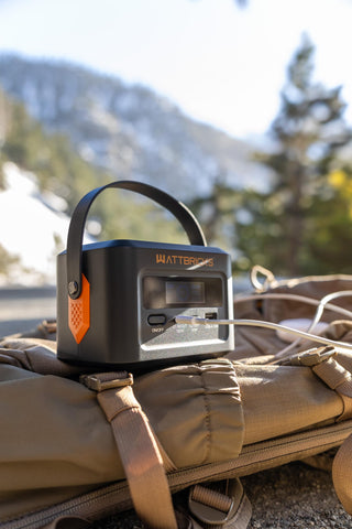 Wattbricks H100 airline-approved capacity fits carry-on luggage