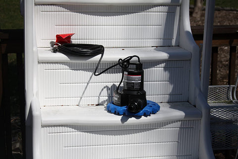 Wayne WAPC250 debris-filter base minimizes clogs during use
