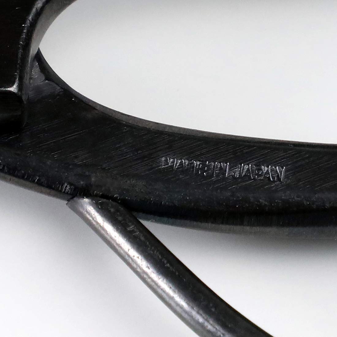 Wazakura Hanafubuki bonsai scissors made in Japan, showcasing craftsmanship.