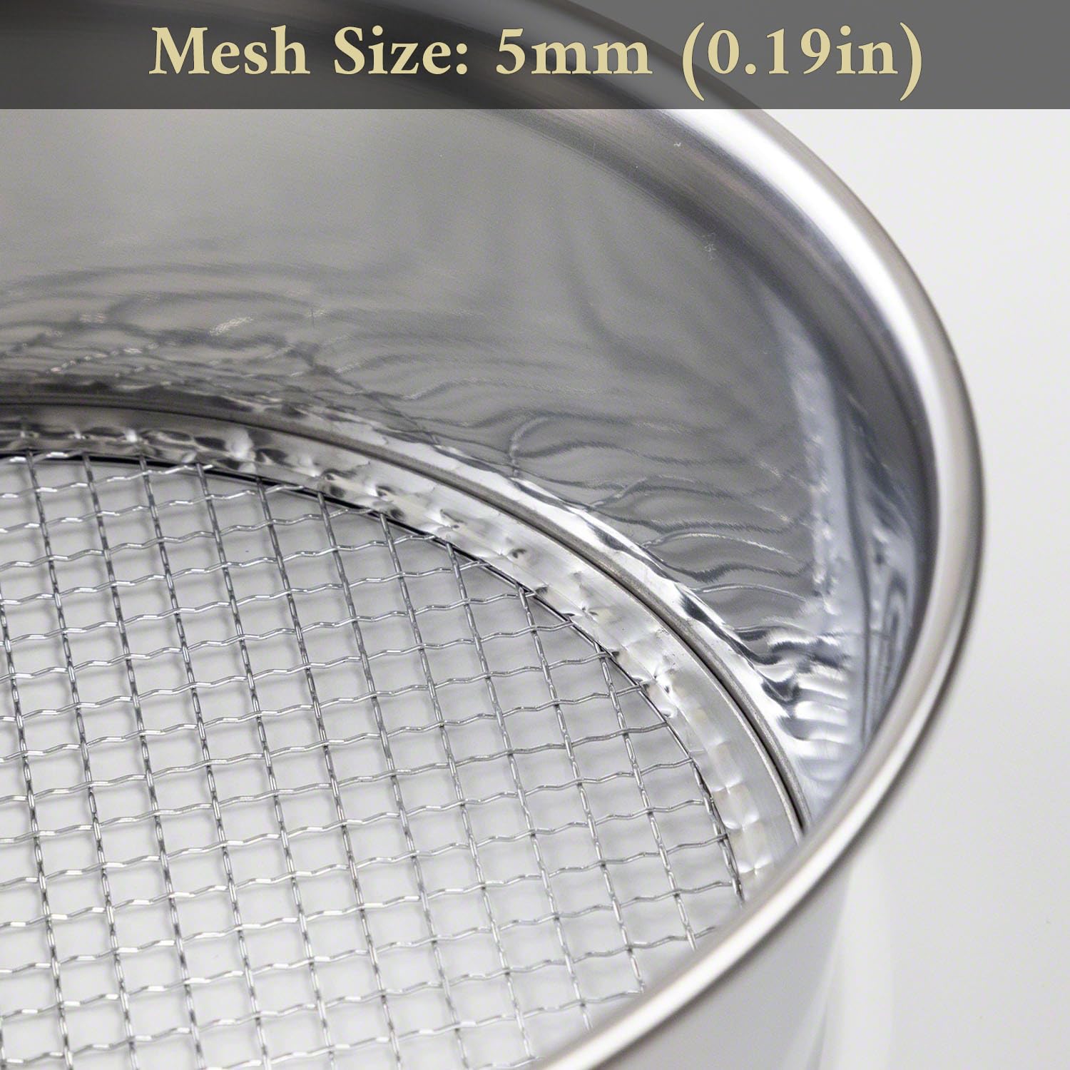 Wazakura interchangeable lids for easy mesh switching during tidy soil tasks