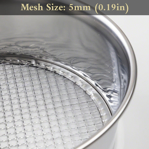 Wazakura interchangeable lids for easy mesh switching during tidy soil tasks