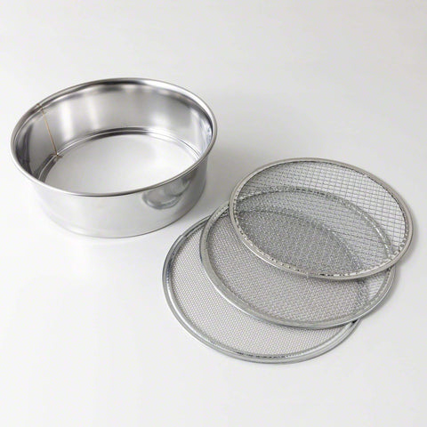 Wazakura stainless steel frame ensures durability during repetitive garden sifting
