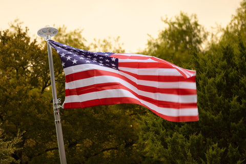 Weavelife solar flag pole light includes clips and tube