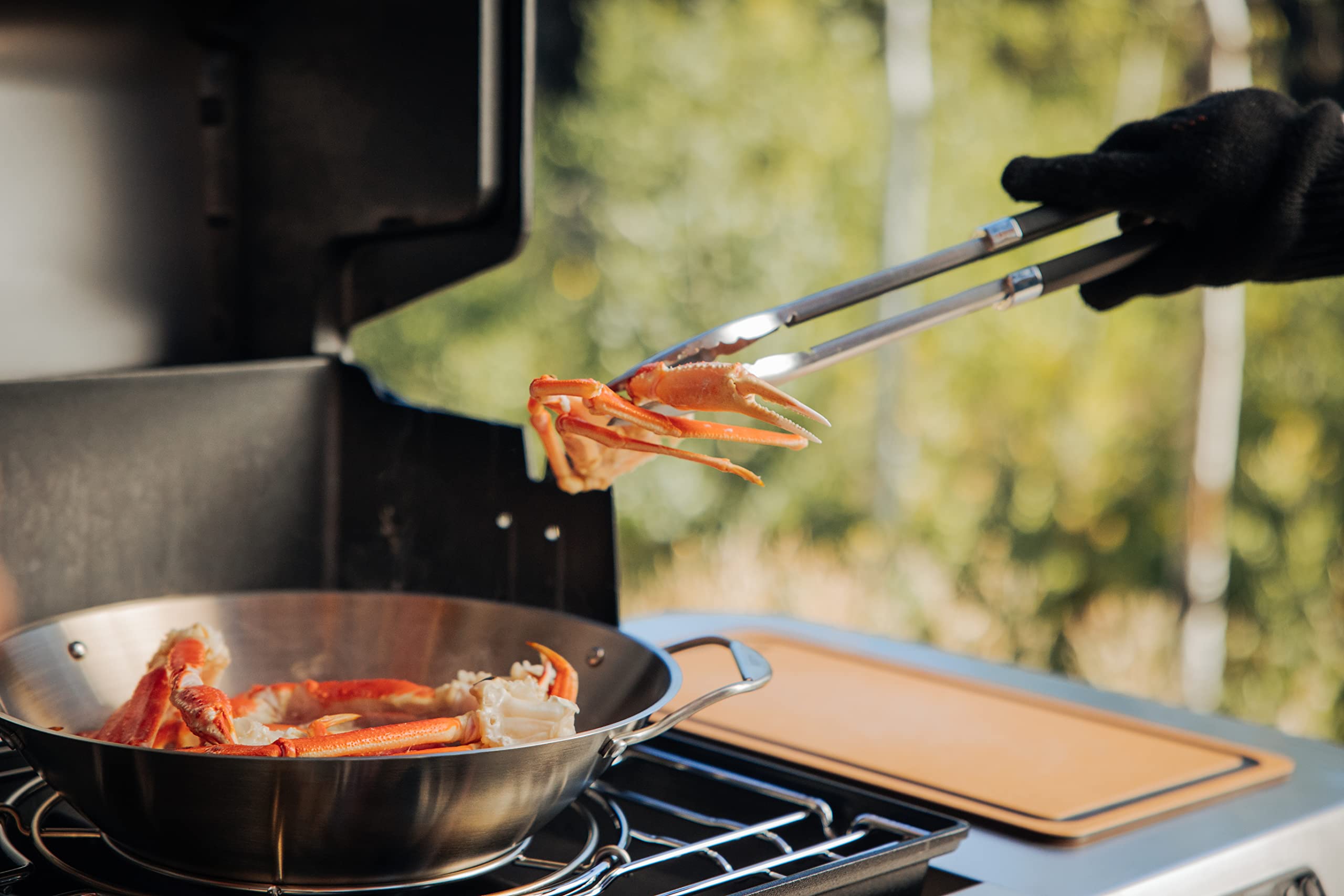 Weber Crafted frame fits Weber Crafted-series grills for seamless kitchen extension.