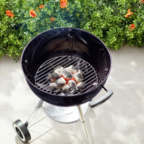 Weber heavy-duty plated steel grate for durable grilling sessions.