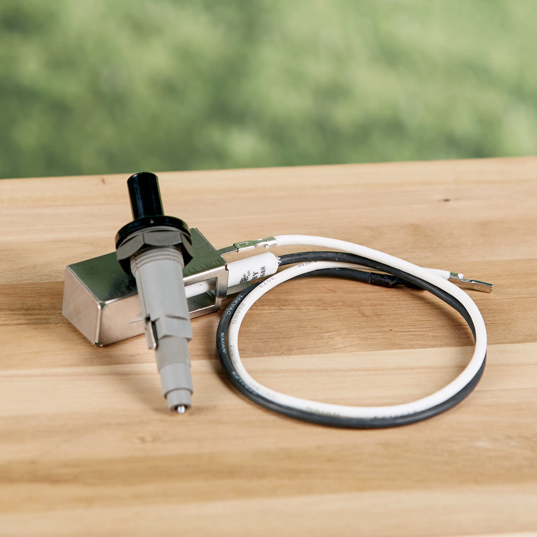 Weber igniter kit fits Spirit and Genesis pre-2002 Platinum grills