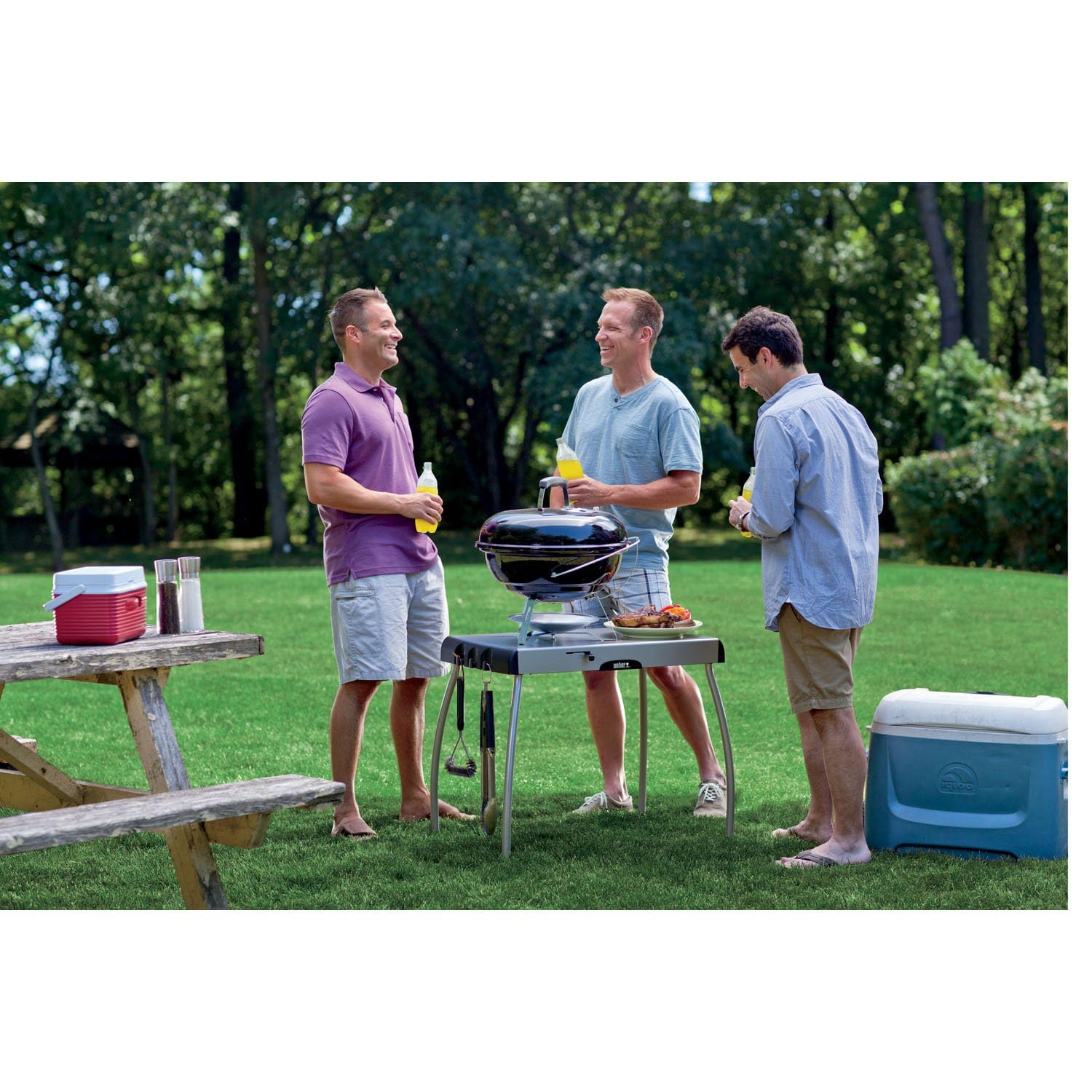 Weber Jumbo Joe 18-5 inch cooking grate provides spacious grilling surface.