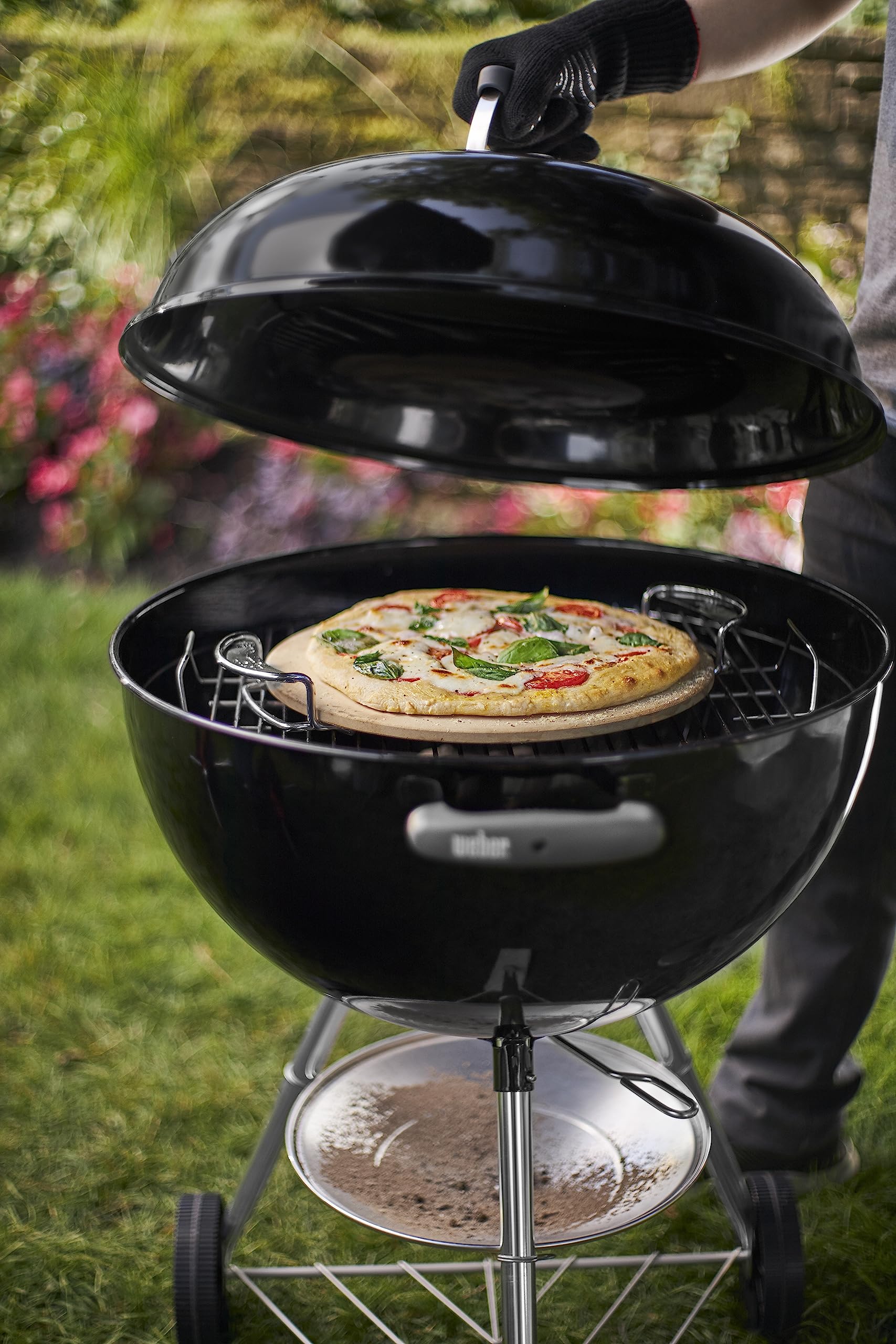 Subtle smoky flavor suggestion when using Weber pizza stone