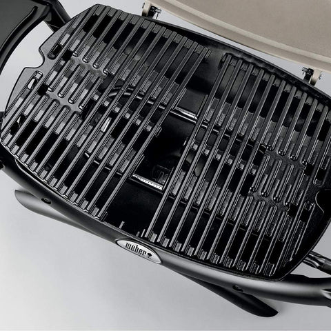 Weber Q1200 8,500 BTU burner provides strong searing.