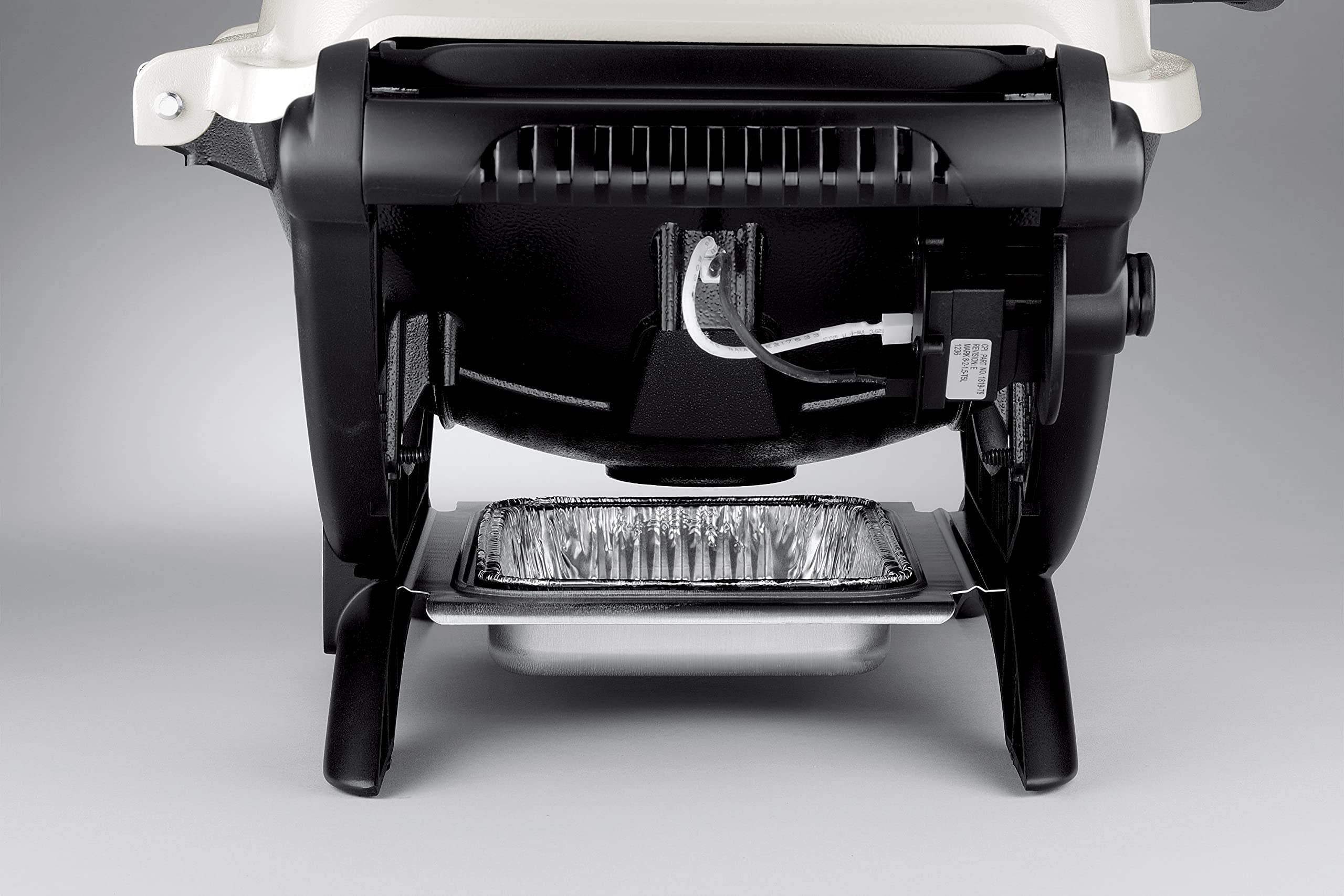 Weber Q1200 tailgate-ready design for parks and beaches