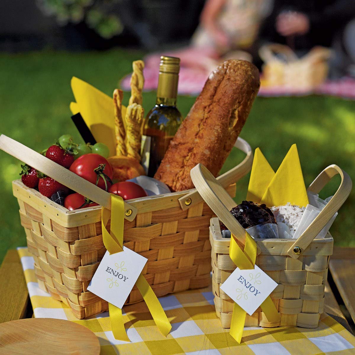 WEDDINGSTAR Decor woven picnic basket large—front shot ideal for photos and decor use.