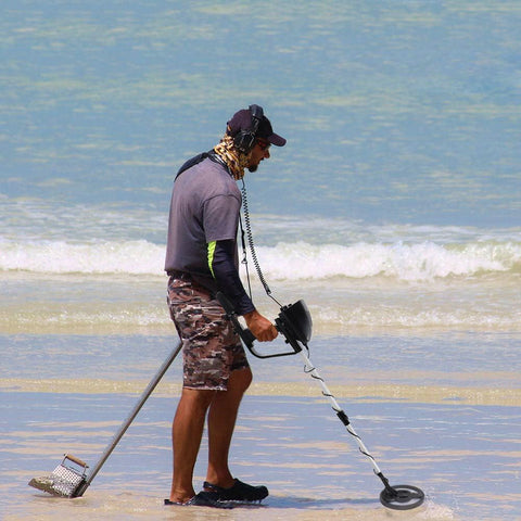 Wedigout gift-ready metal detector package suitable for outdoor curiosity and gifting