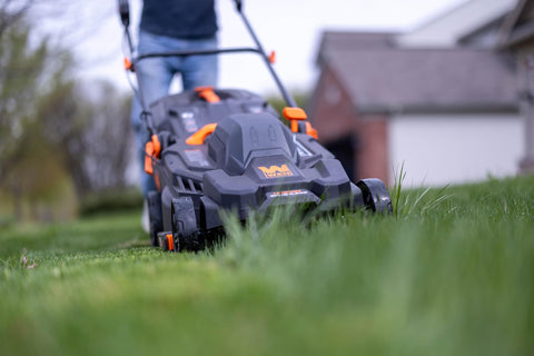 WEN 20V Max 2-in-1 mower 5Ah battery ready for use