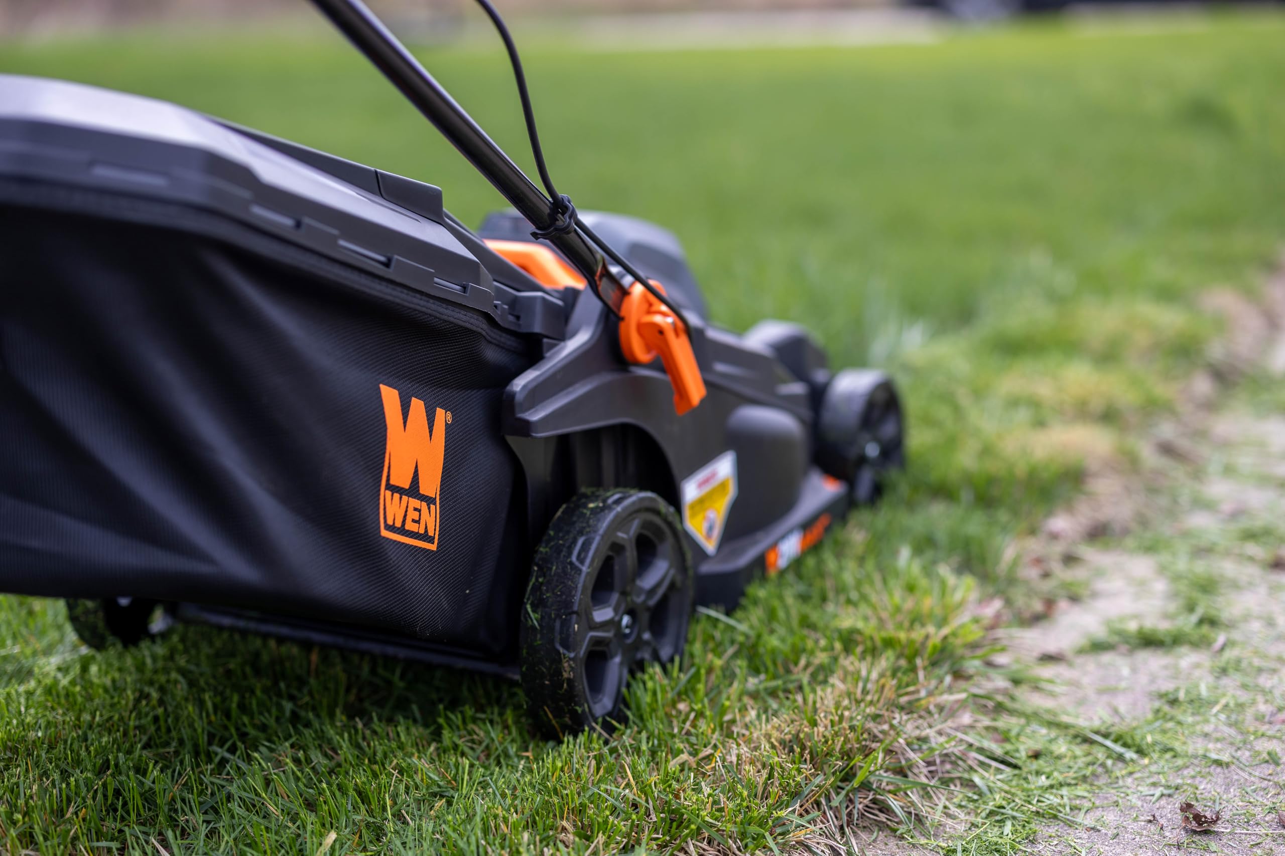 Mulching plug included with WEN 20V Max 2-in-1 mower