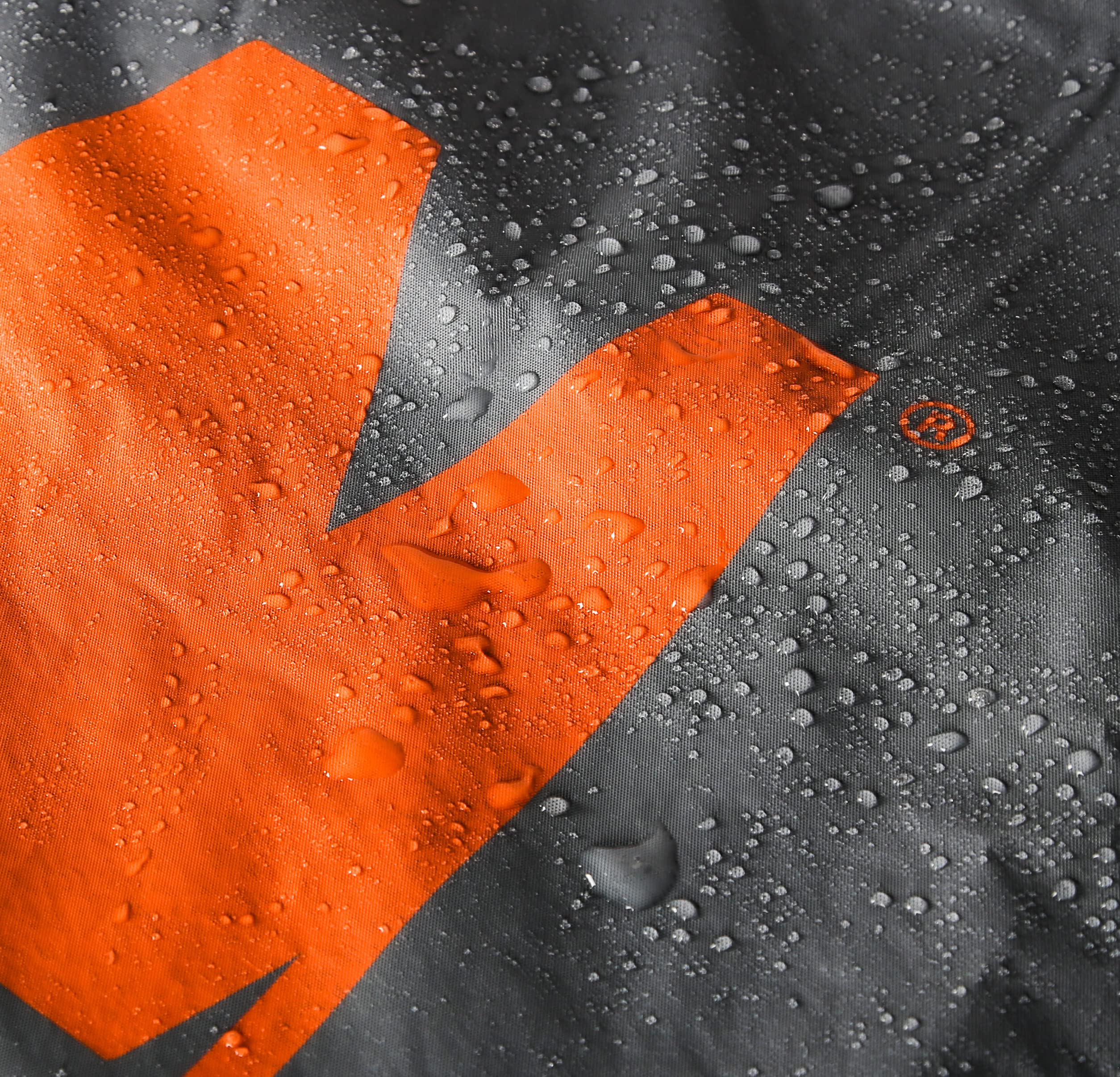 WEN cover close-up shows durable vinyl exterior with UV and water resistance