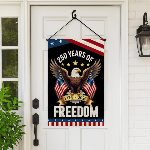 WENWELL outdoor flag withstands weather while maintaining vibrant colors.