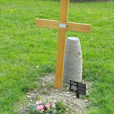 Wesiti tree-engraved memorial stake adds a thoughtful graveside touch.