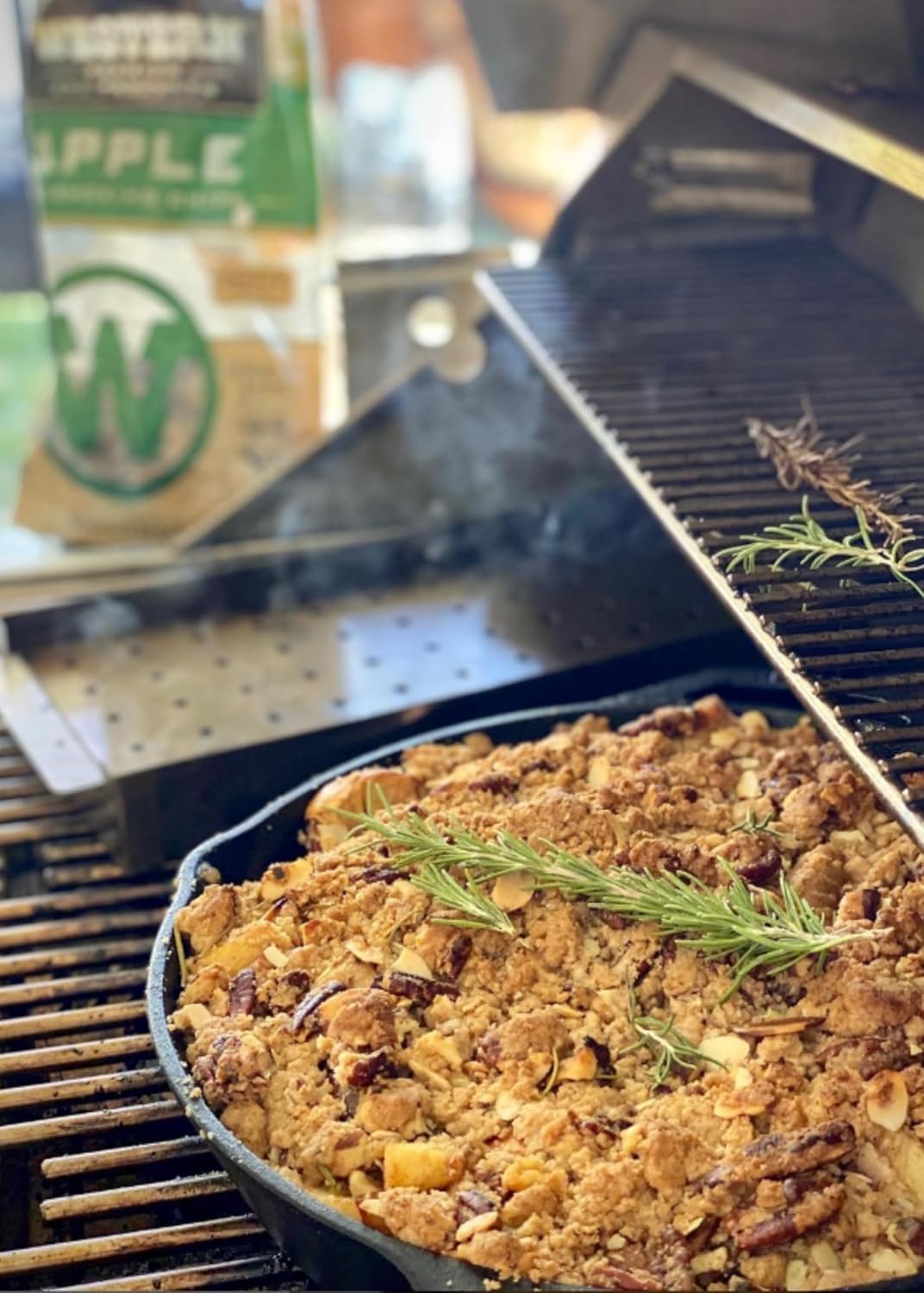 Western Wood Smoking Chip Pecan bag offers warm, nutty smoke for grilling