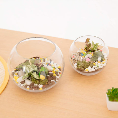 WGVI new-condition vase benefits from gentle cleaning for best clarity
