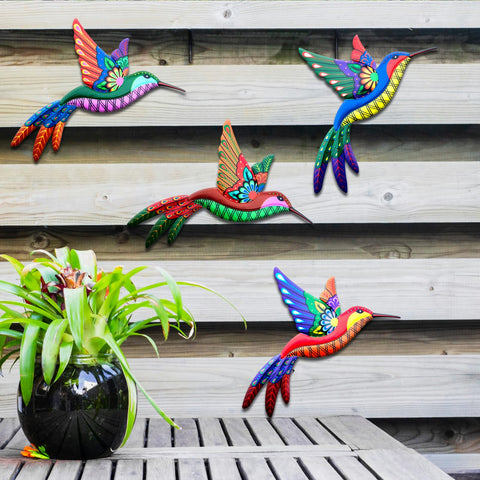 WHBIMGOOO four-hummingbird pack provides versatile styling for bedroom living room or balcony