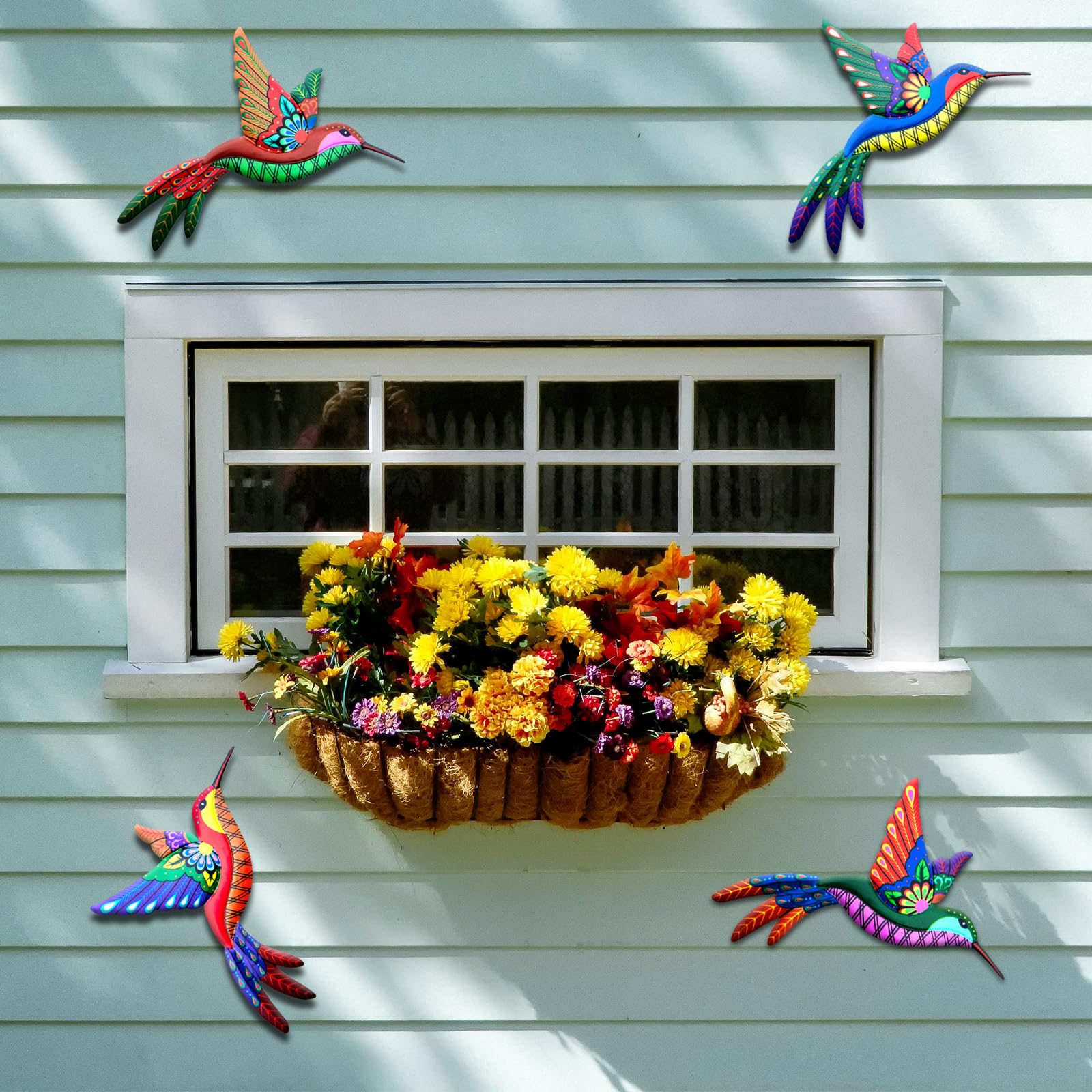 WHBIMGOOO decorative hummingbirds bring charming motion to fence spaces and outdoor seating areas