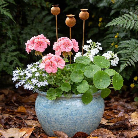 WHBIMGOOO handmade metal flowers bring unique yard art accents.