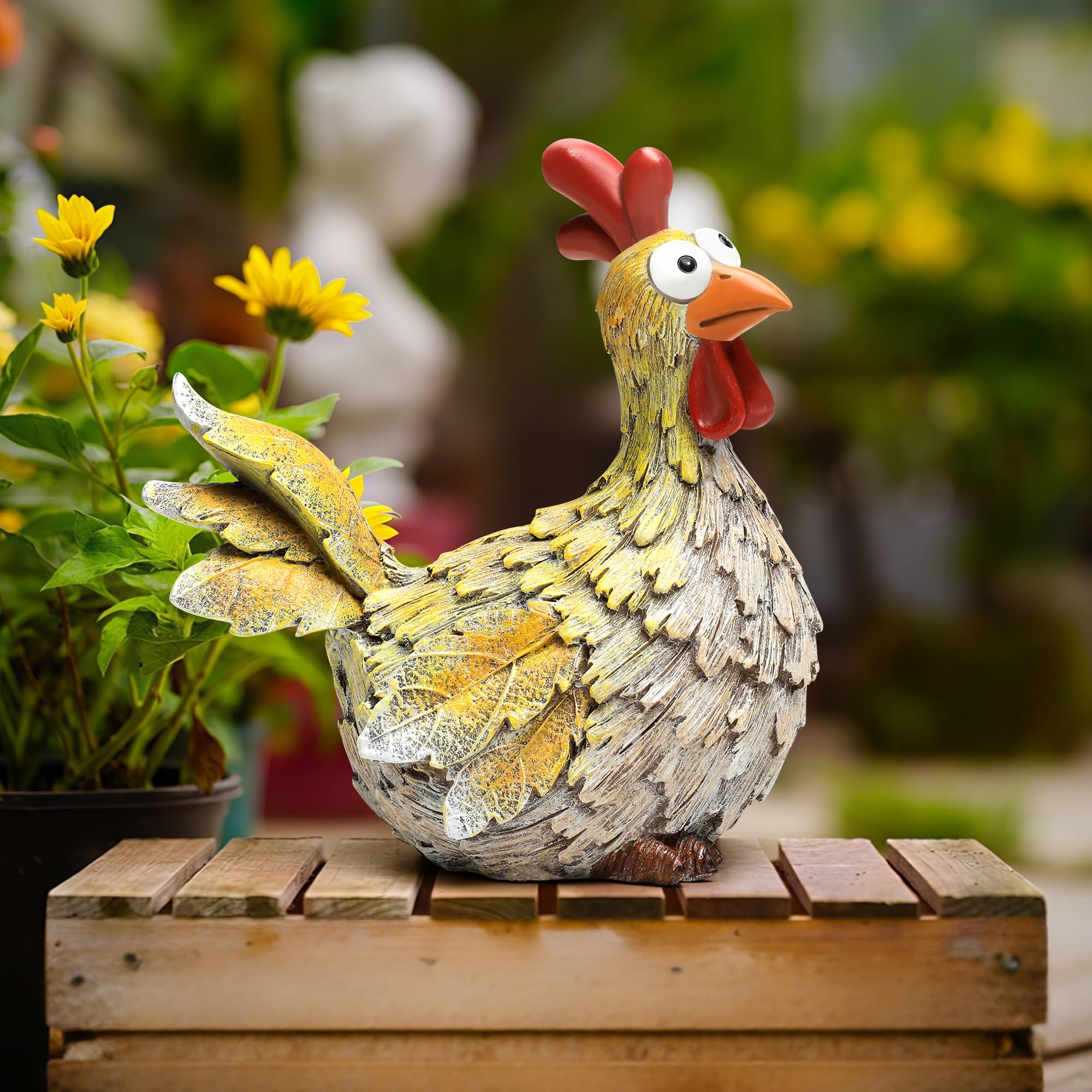 Wiresusan farmhouse yard art, charming accent for patio or balcony.