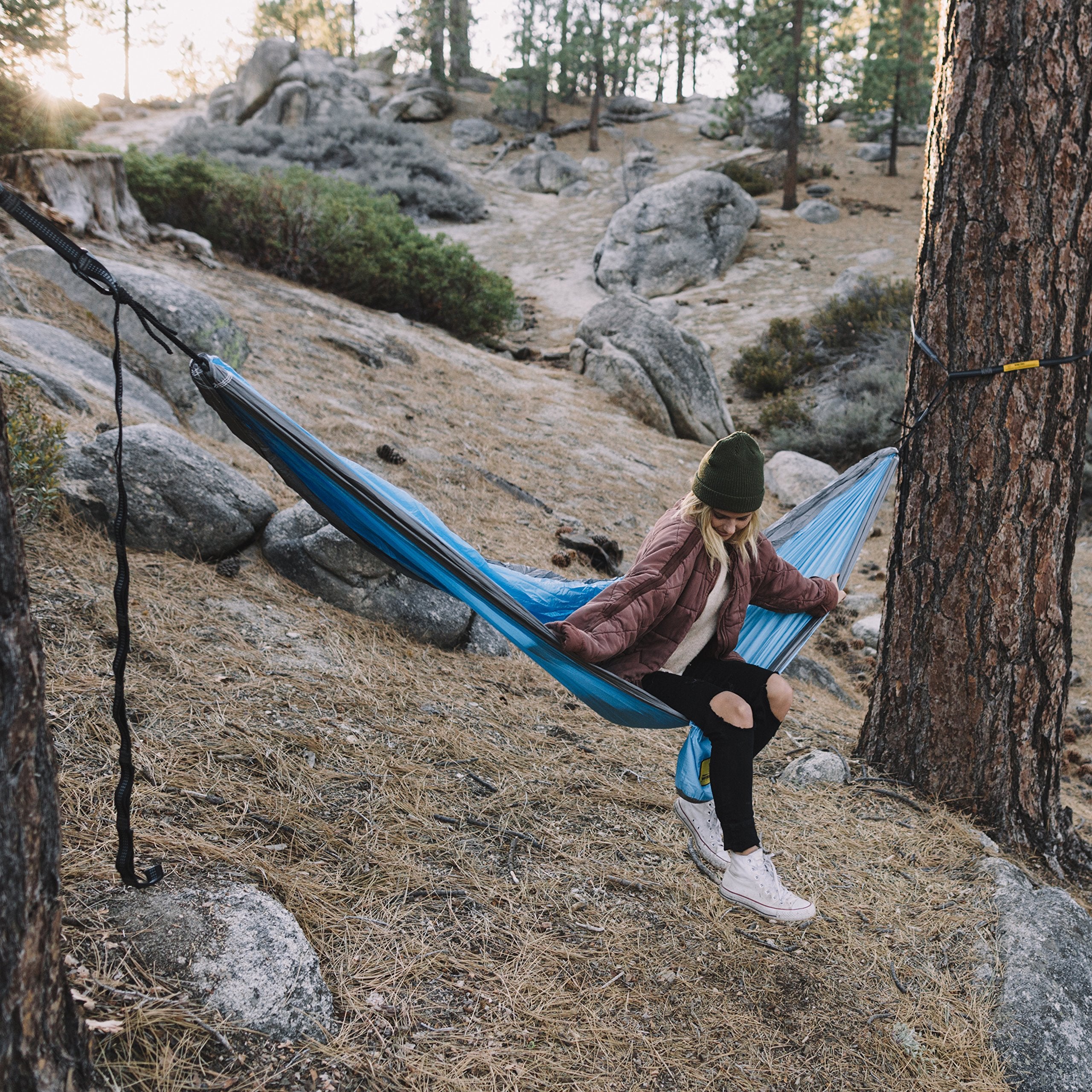 Wise Owl Outfitters all-weather straps resist moisture and fraying.