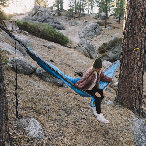 Wise Owl Outfitters all-weather straps resist moisture and fraying.