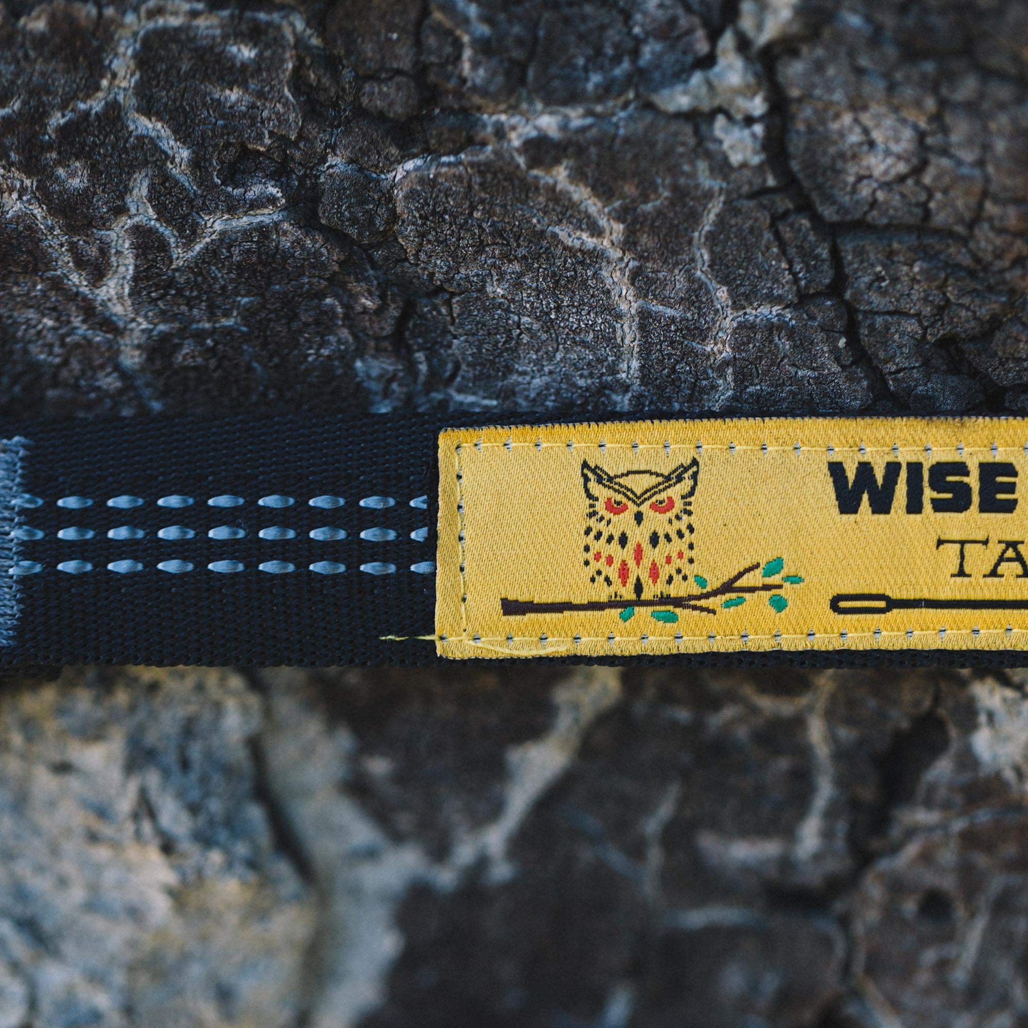 Wise Owl Outfitters flexible straps wrap around various tree sizes.