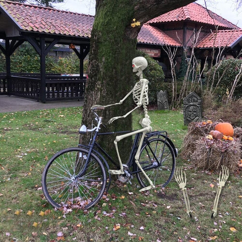 WODMAZ life-size Halloween decor enhances spooky ambiance
