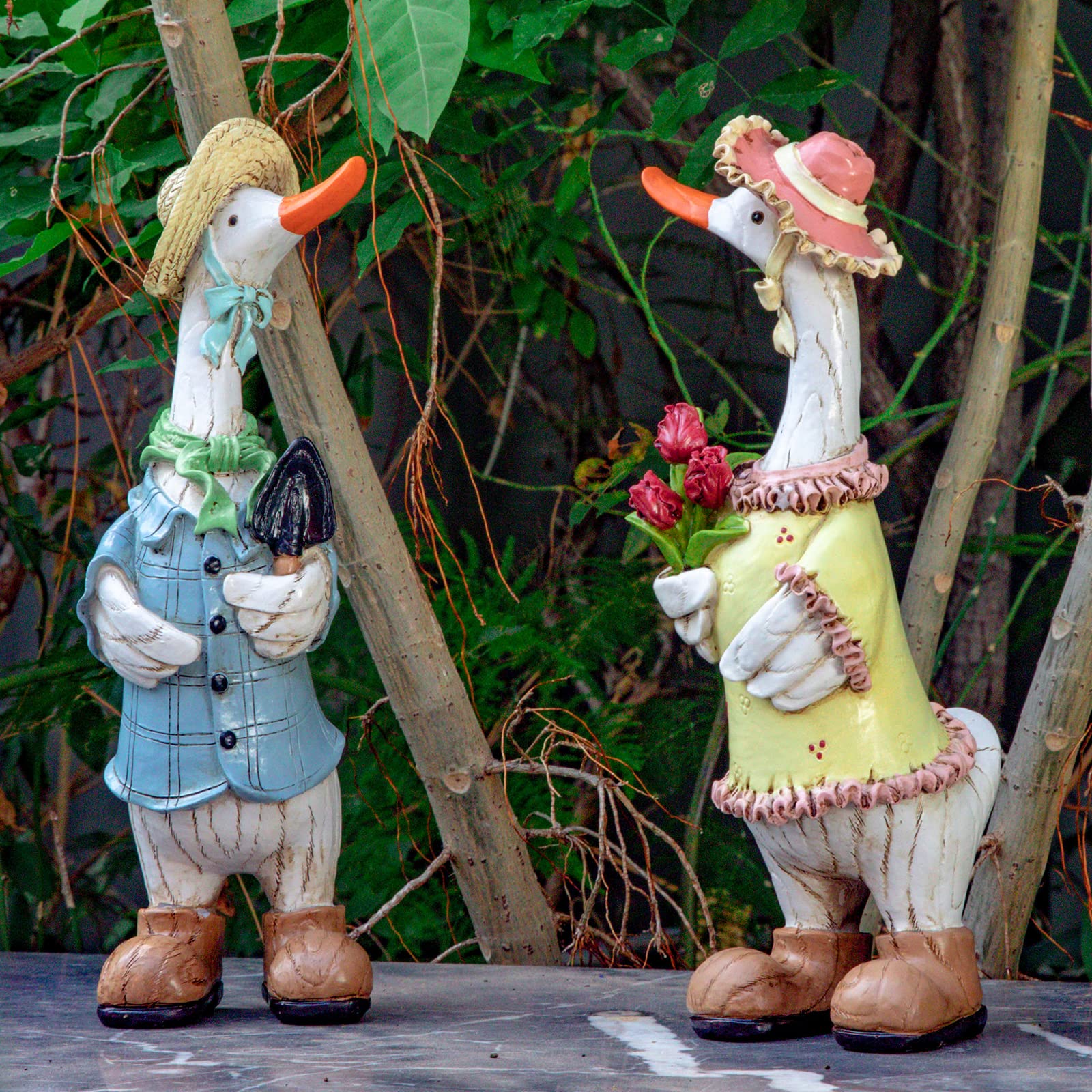 WONDHOME weatherproof resin statues withstand rain and sun.