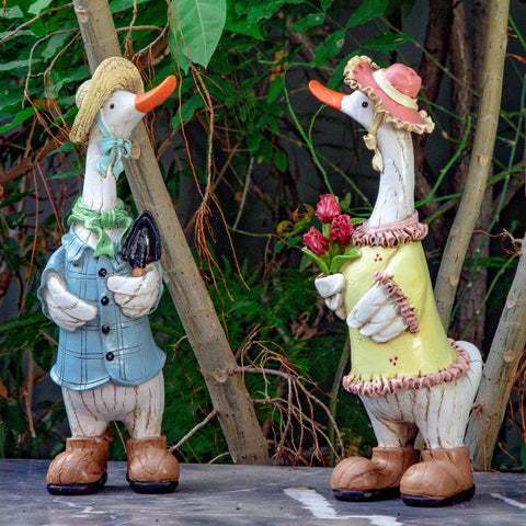 WONDHOME weatherproof resin statues withstand rain and sun.