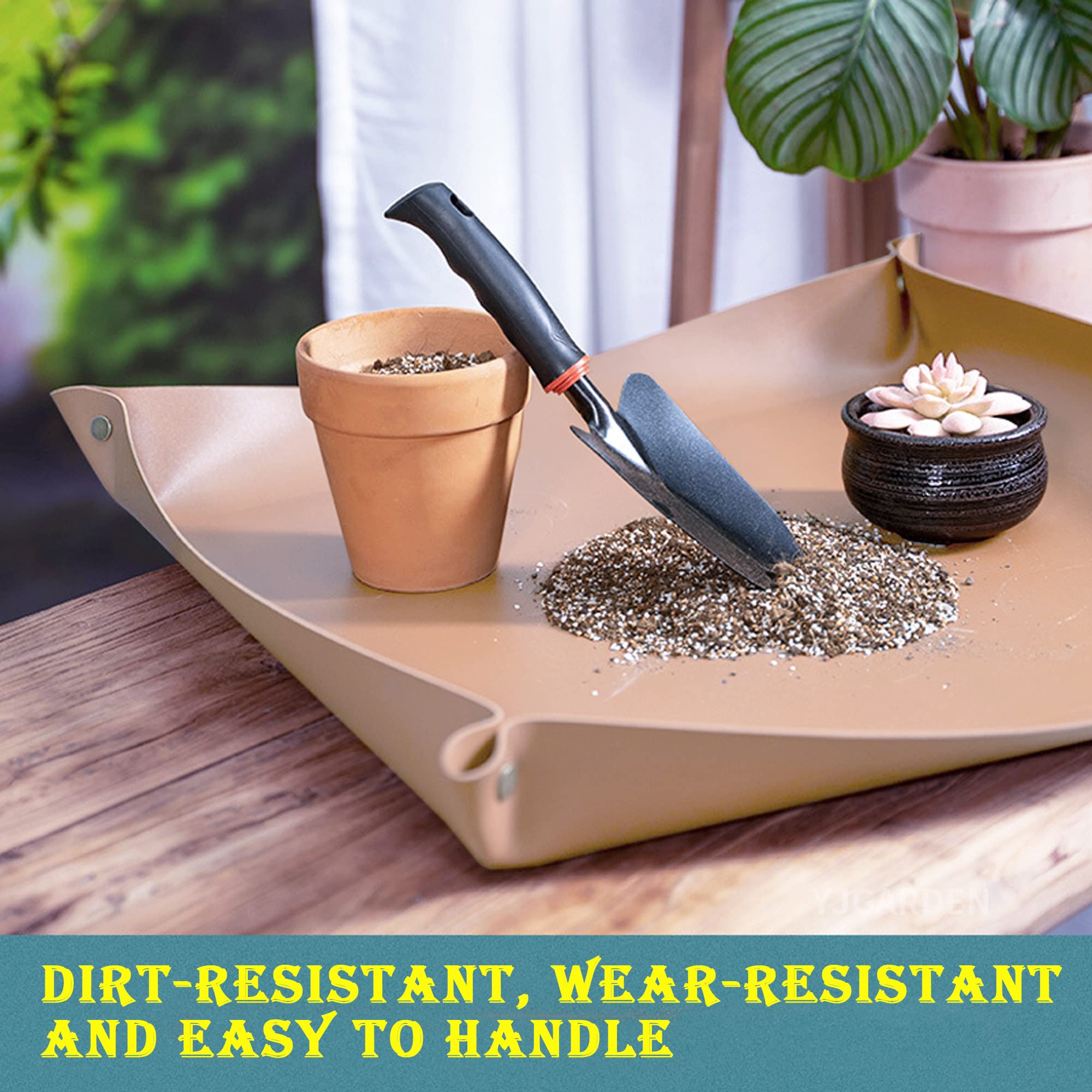 WondMall portable gardening mat ideal for on-site transplanting on balcony