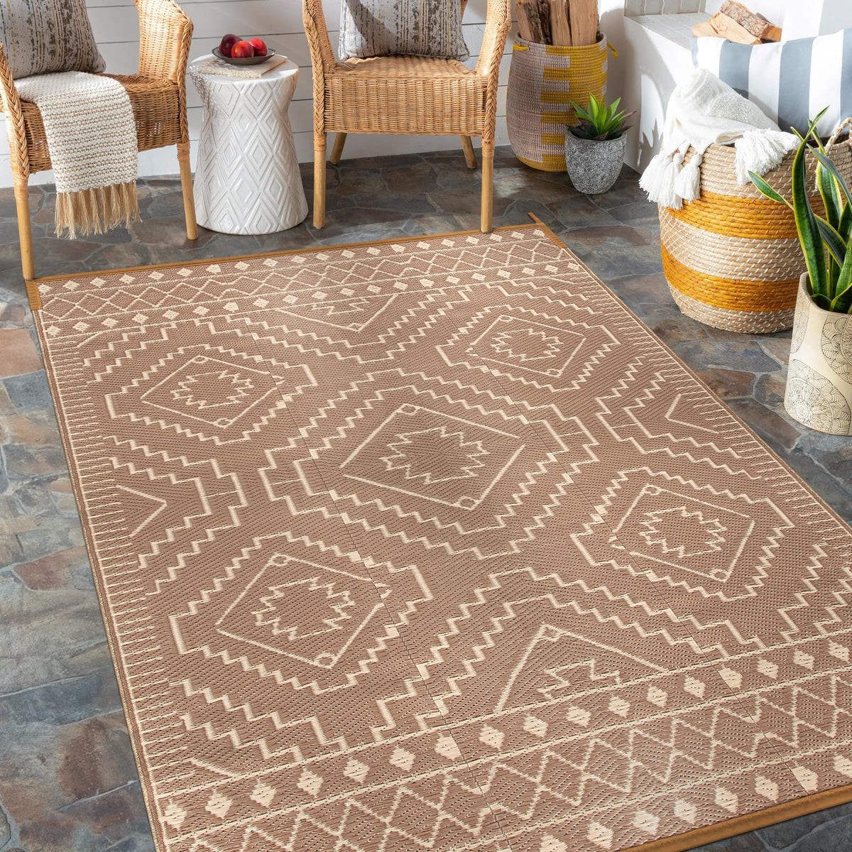 Wonnitar Outdoor Rug 6x9 Waterproof helps quick cleanup after spills on patio.