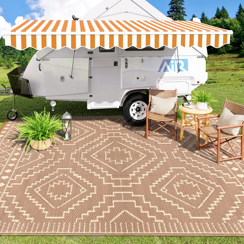 Wonnitar rug easy to clean with hose or wipe down.