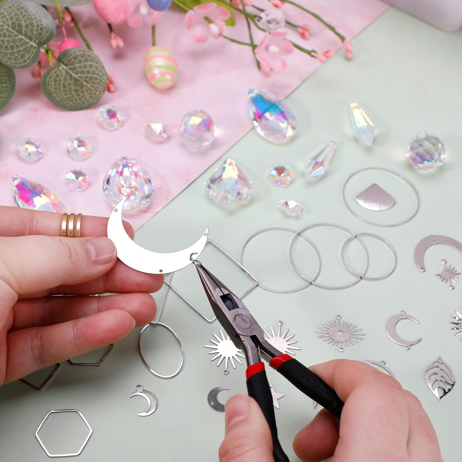 Worgree storage box included keeps craft supplies organized.