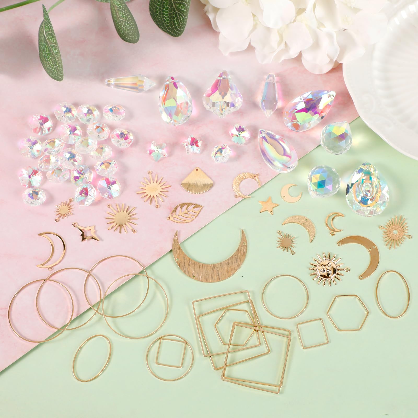 Worgree sun catcher prisms create beautiful rainbows when sunlight hits.