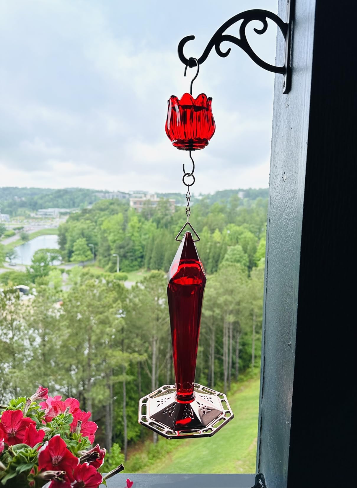 WOWARE durable glass and stainless-steel construction stands up to outdoor use