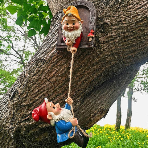 WPJFMXZ charming garden peeker adds playful energy to patios.
